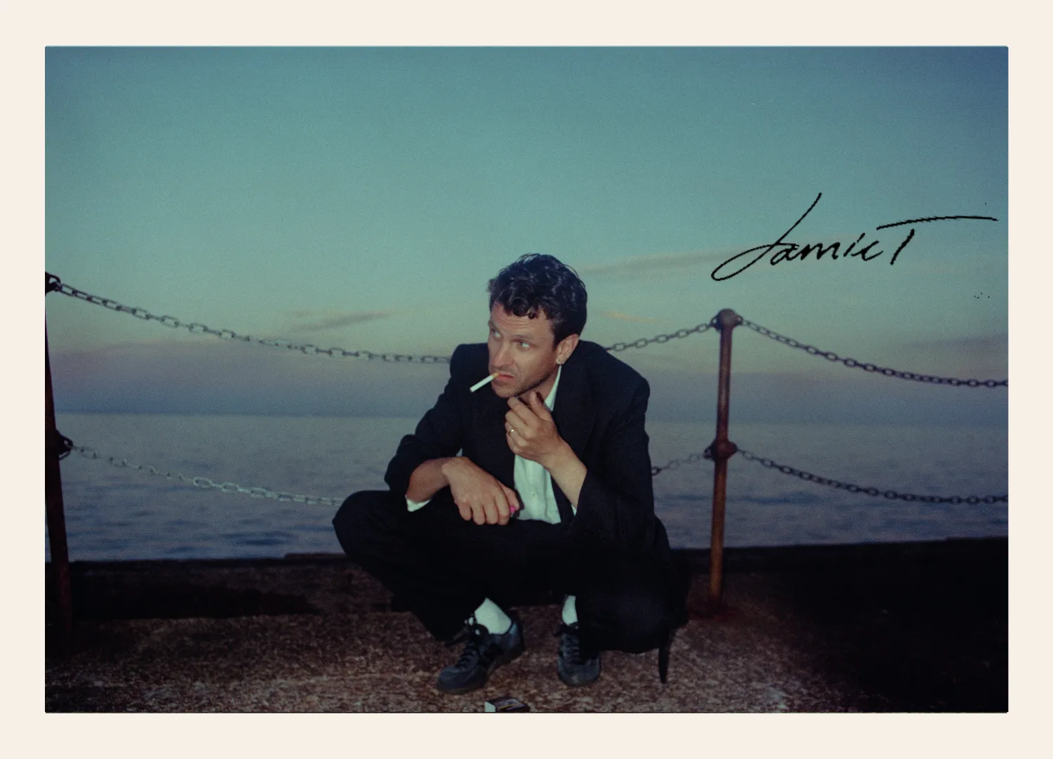 Jamie T Ghosts bundle CD + cassetta firmata 11 brani