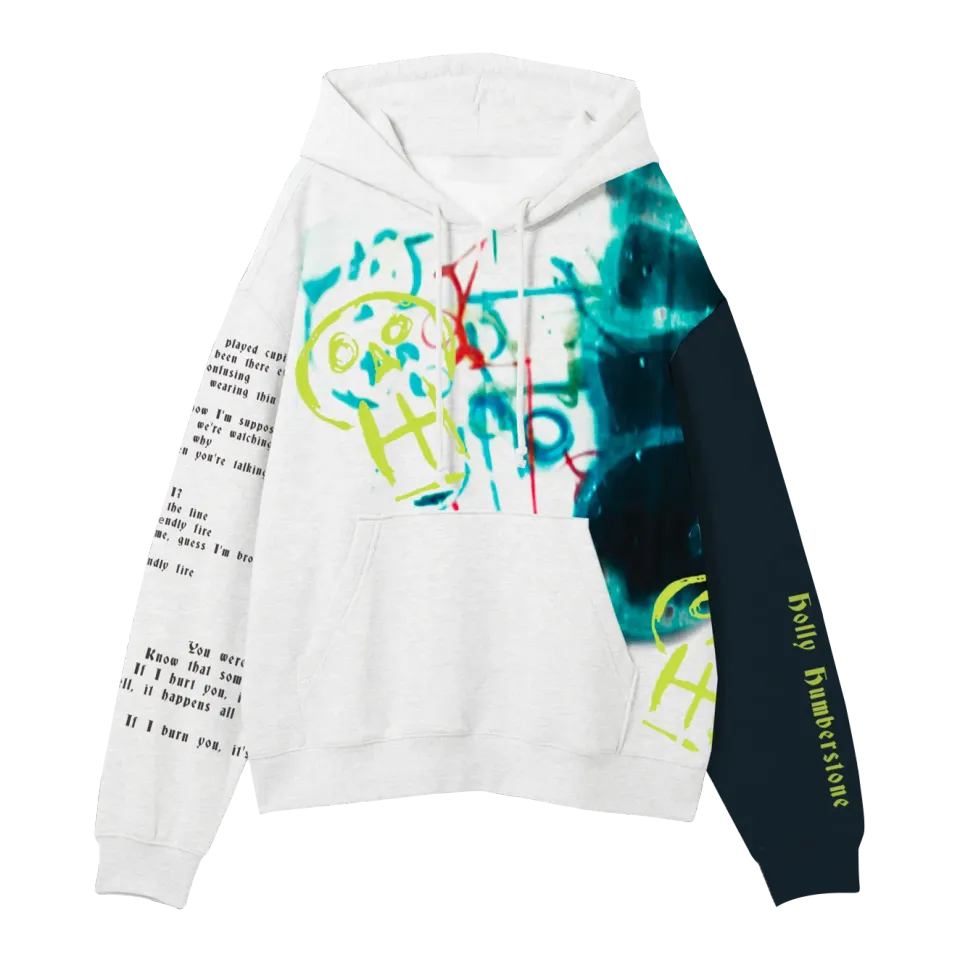 Holly Humberstone Friendly Fire felpa oversize graffiti
