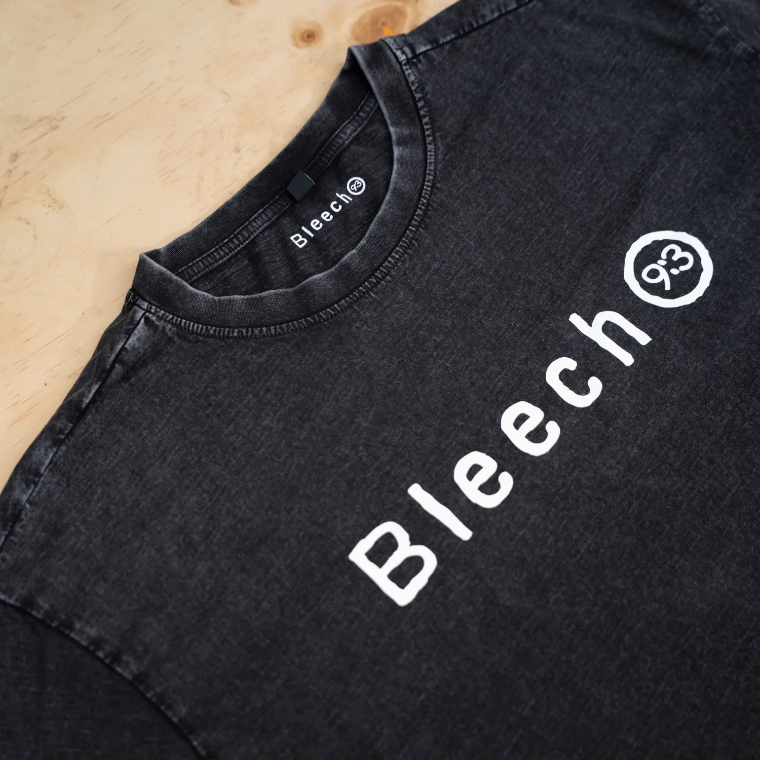 Bleech 9:3 Logo t-shirt nera acid wash S-XXL